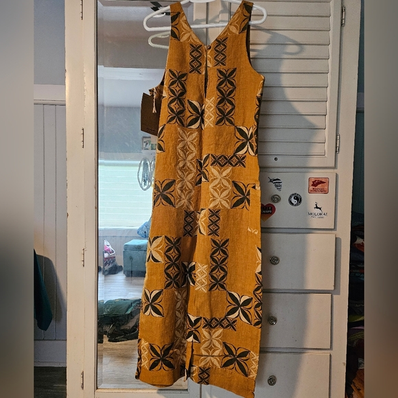 KEALOPIKO KEYHOLE JUMPER - SIZE MEDIUM - MOANA MOTIFS PRINT - MUSTARD/TAN COLOR - Picture 4 of 6